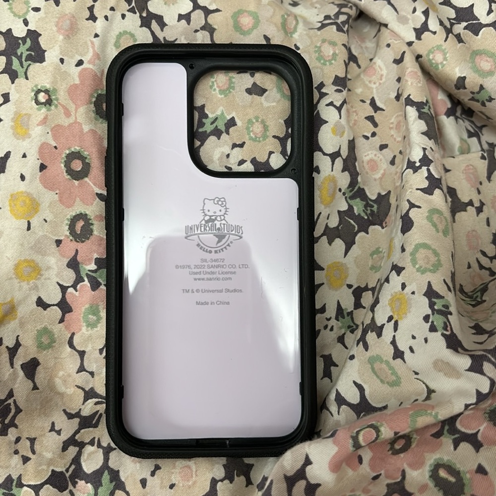 Hello Kitty Jaws case - Picture 2 of 3